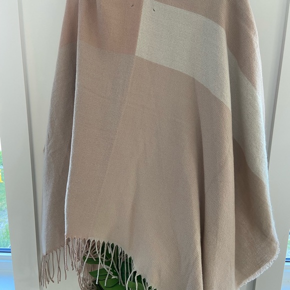 NWT Soia&Kyo Scarfigan with Fringe - Picture 3 of 8